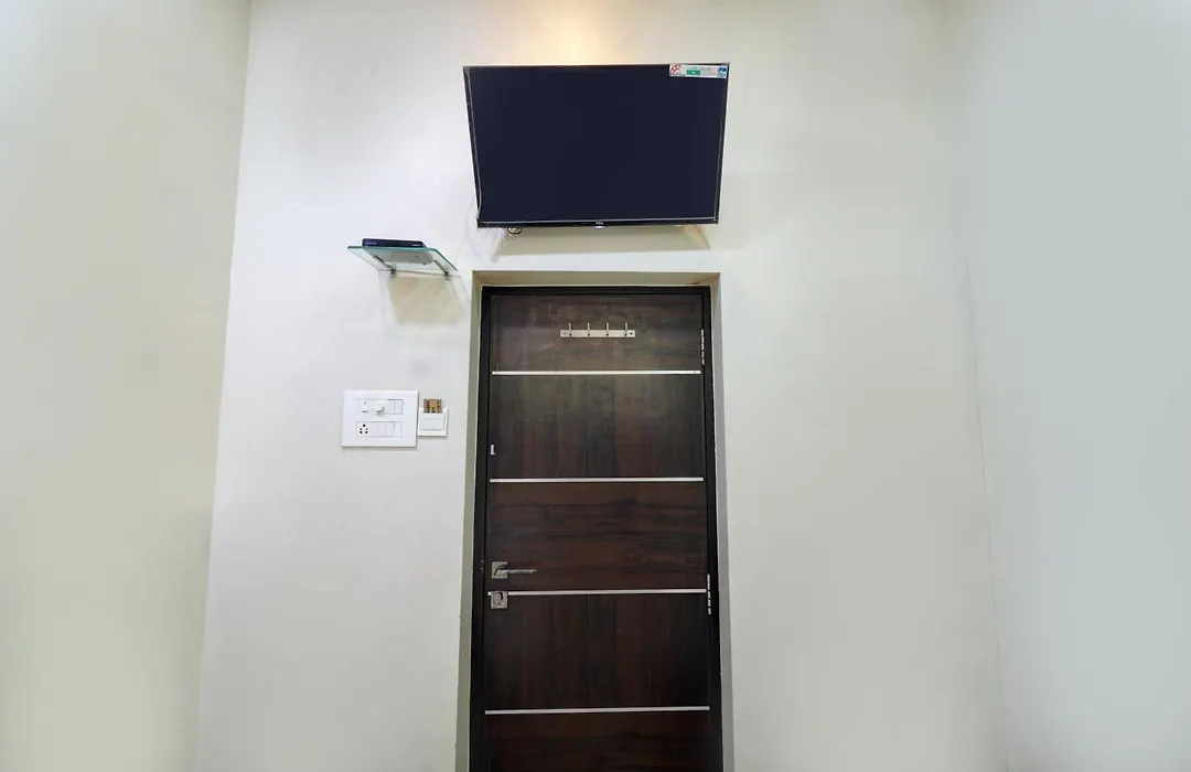 Hotel Shabana - Colaba Causeway-1